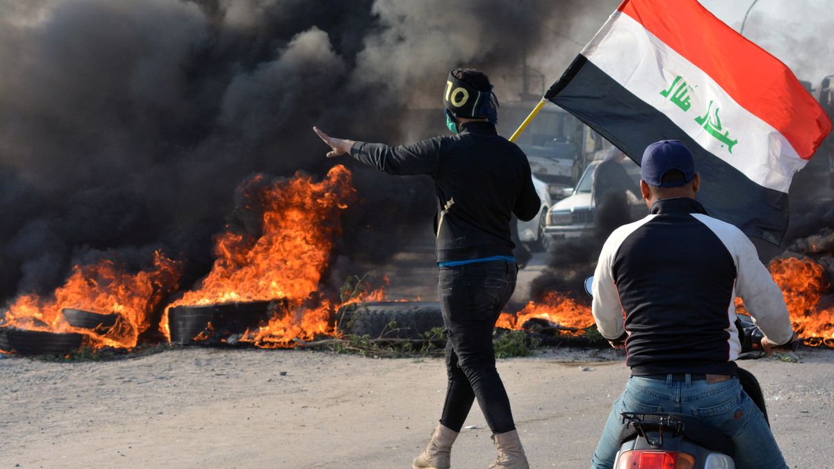 Irácké bezpečnostní síly začaly střílet na protestující, 16 mrtvých
